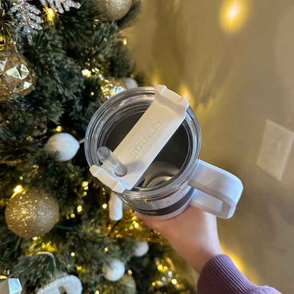 ✨ 40 OZ Stanley Quencher (Pearlescent Terrazzo) ✨ - Picture 4 of 7